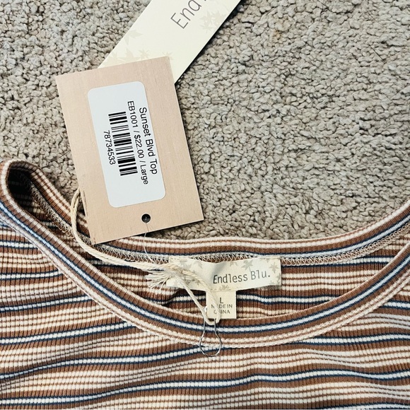 Endless Blu. Skirt and Cropped Top Set, Size L - Picture 3 of 9